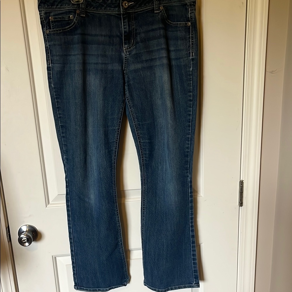 Maurices Classic Blue Jeans